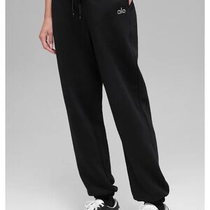 Alo Black Sweatpants, med